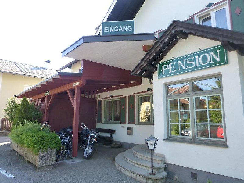 27F9EFAA00CFF6EF114A59C2EC43FD5B