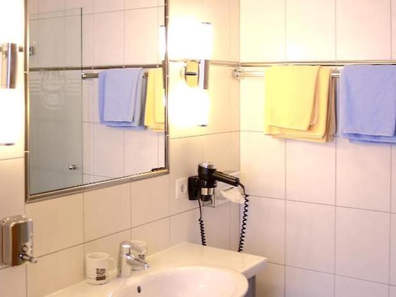 73E44A457271D9555C703FEE93985FC1