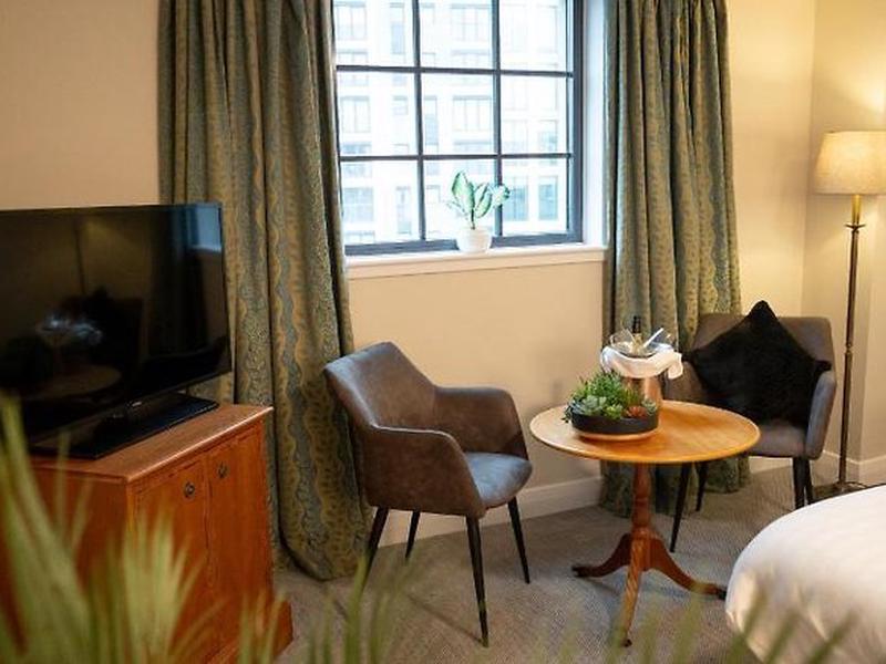 7DB25FA43BE4AA398EEE8437387DAA97