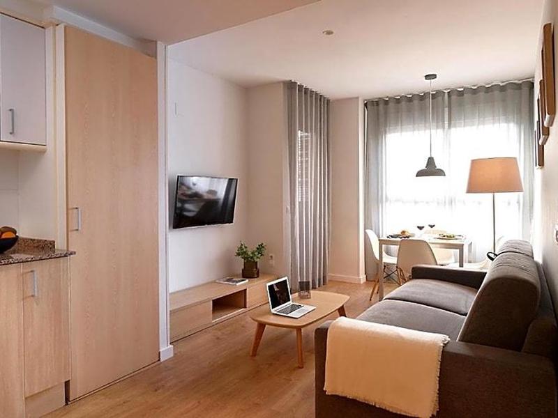 7B7C0A1AF18B3978005566241E4C3A1D