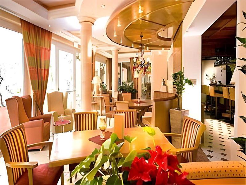 25A3469690049A7C67E6B26F18F98592