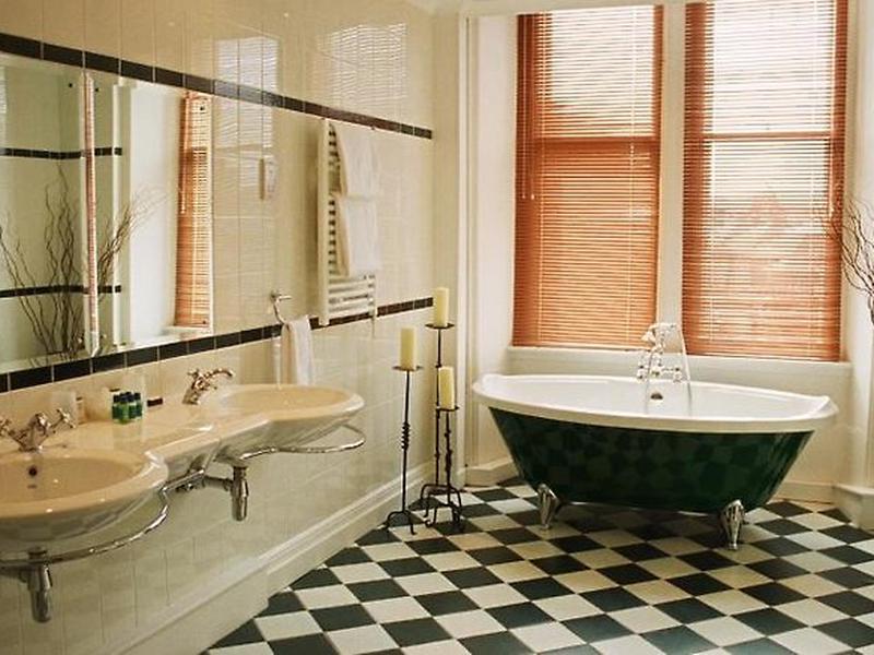 EE465B5BD1E2AAC60B869CF33AAD130F