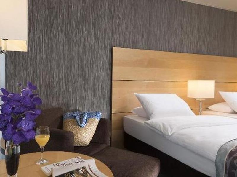 213EAB543C356CD5D33B9CB293165F1C