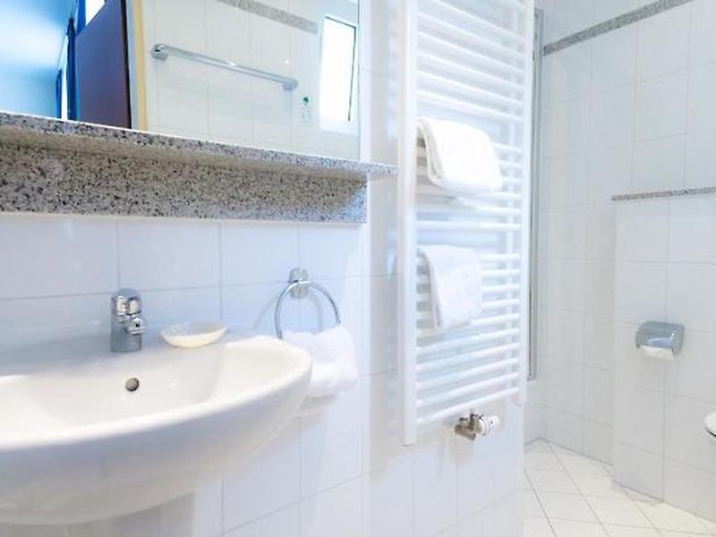 19FDEA96A85D63641B72AB7066E01E5B