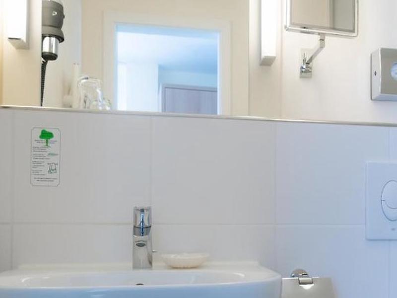 F38491C05A3624945B1F411A5853DD4F