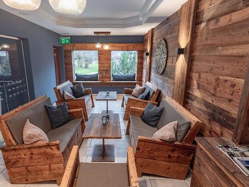 42B63141111E42E9F24033E95BC6B4CD