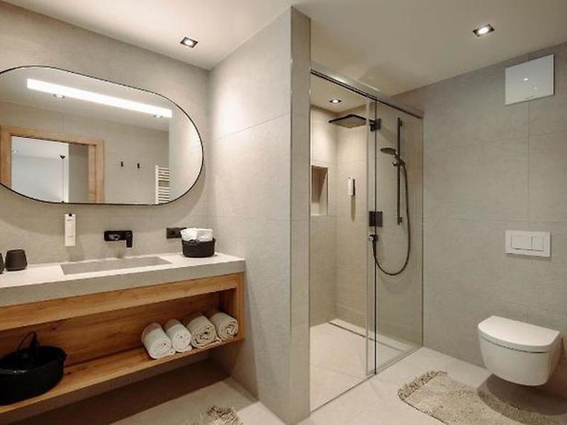 A6C93EF548FFA2B078292DD29903BB18