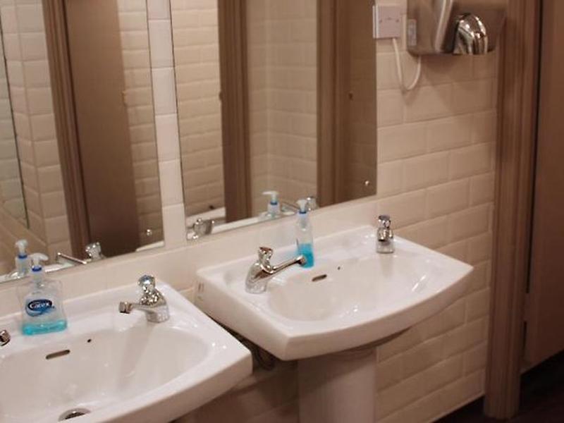 3A0E001040DD289E04D562C1B1EC259F