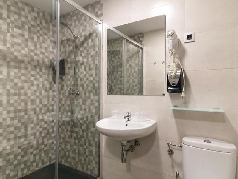 200DA1AF9B905143C7047B3FB997BB42