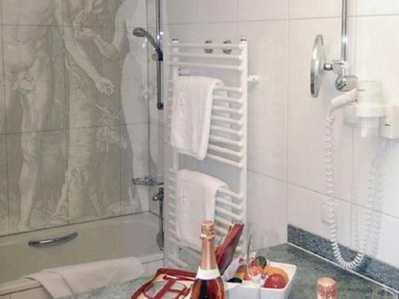 3B4149ED4B030C081DADC1F73B8BF6E8