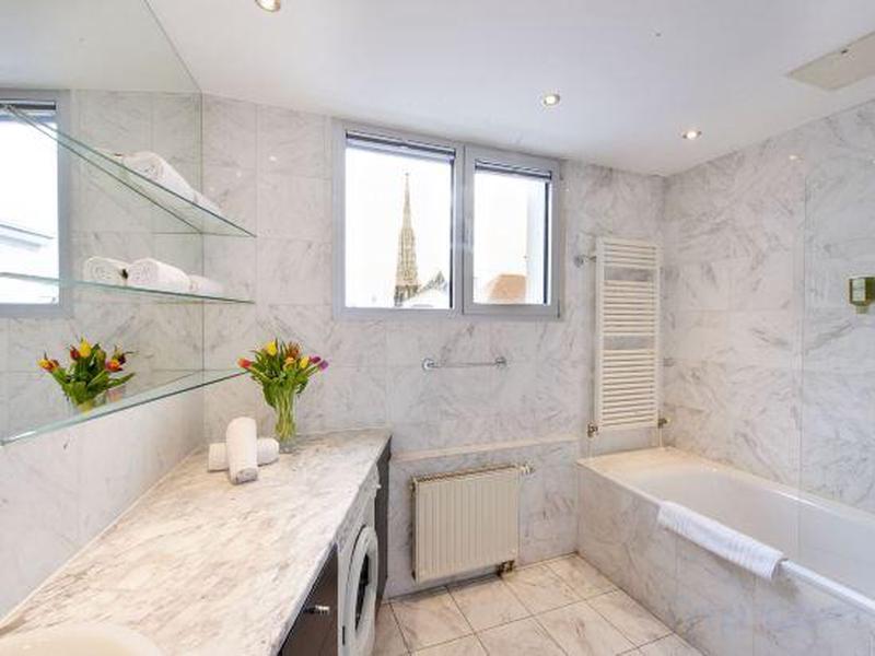 6746C298A620B239F140EE61DF681F7F