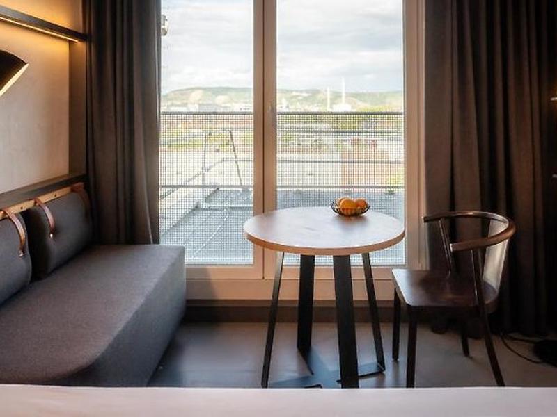 10B4ED4FA9681C29DF2207A309AE8635