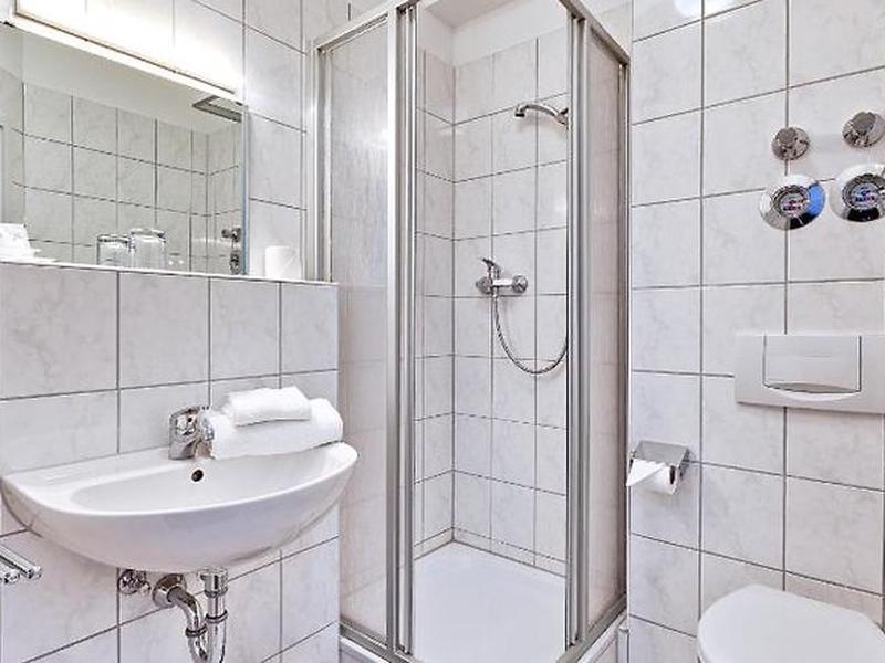 00C555AA66921D2425E572FA057DEB7D