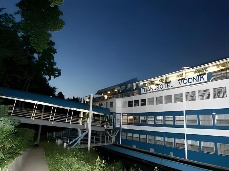 4874401B7241E652DA72002F59E95D43