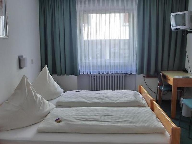 08239FF7DE213D3502D8AD567F2779A4