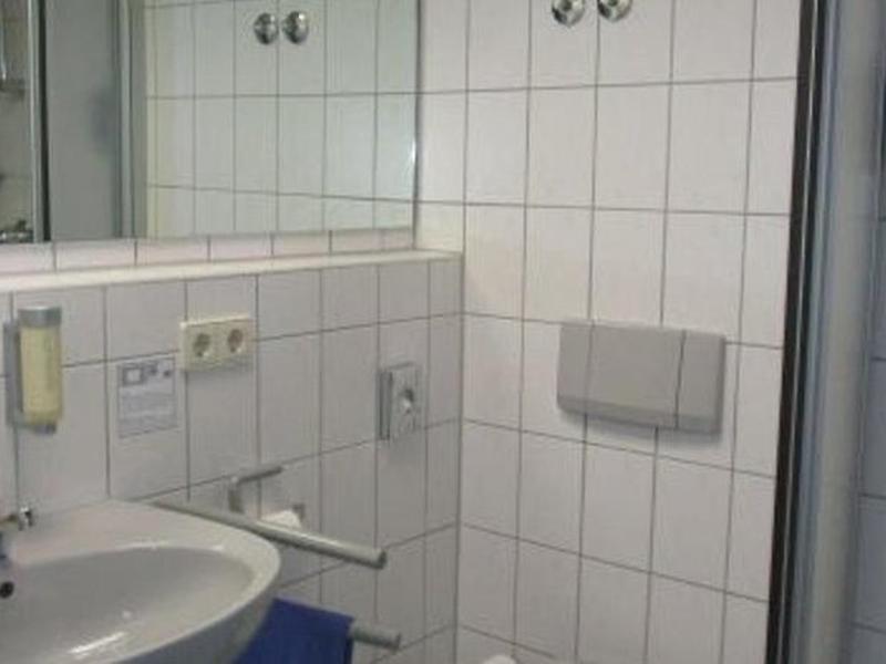 589572DB86046D2BB0B78717662D53F4