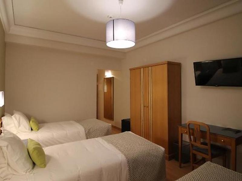 7249FF002895F5B70BAA3012A90DE209