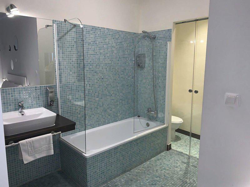 B61476541CB751149C60B599C301B3C0