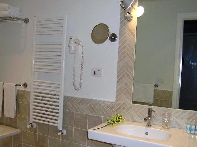 32B3EC50871BC0086A7D3FF6A51E9F8C