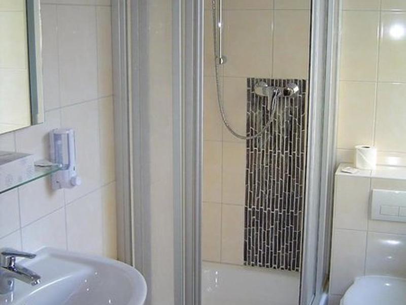 A3B5A79E22402F3508C8BF395F826880