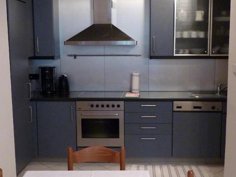 D5709E38E60A01E65F9F3B4683574747