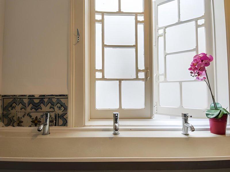 80D16999594F5C57A4FCBC9360885547