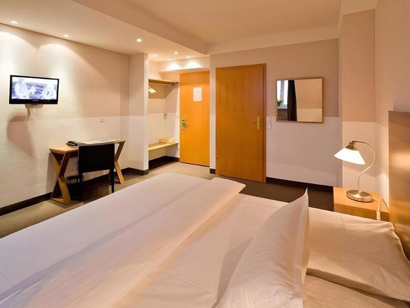 45CE4A2490F24D8AE7957AF7E13DF2F6