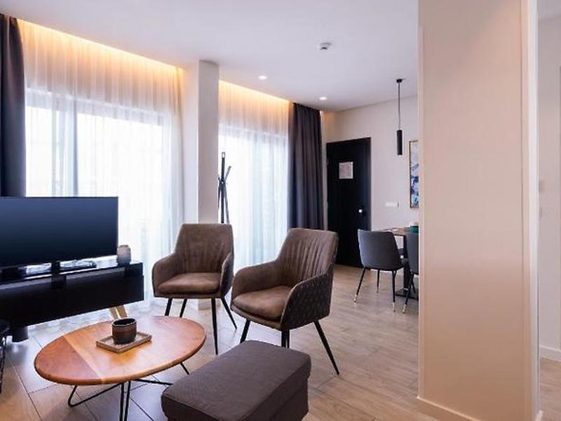 03AEE0A56D9A8B4D6570588CDBFF45D0