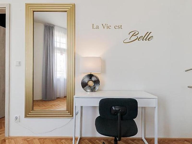 AF2E42FA29A65565BE943697D4A18AB2