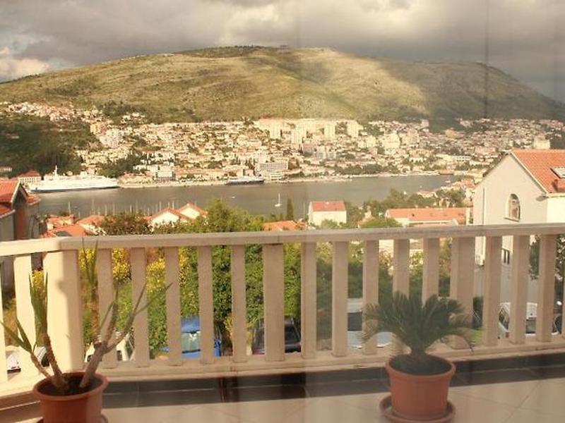 9682ACDC33241D4EC3C0ABDAF89A48BC