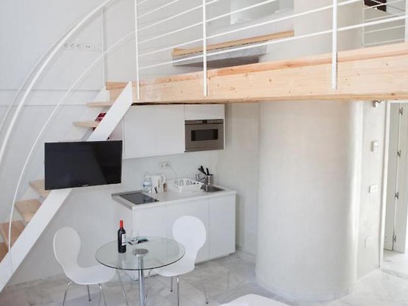 AA8C2F0630B14F9408E24BBDB7A03185