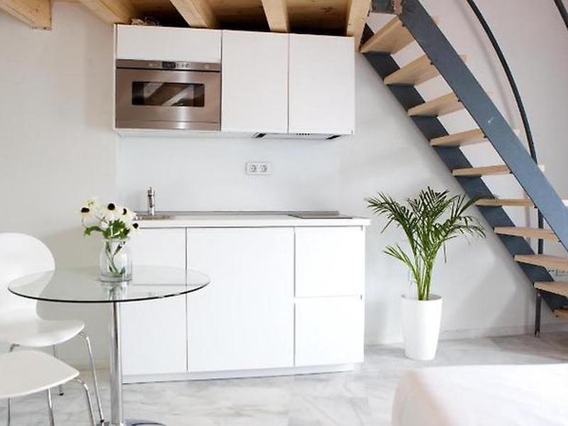 AF13B99B1B8507F1C73F9103231F83B6