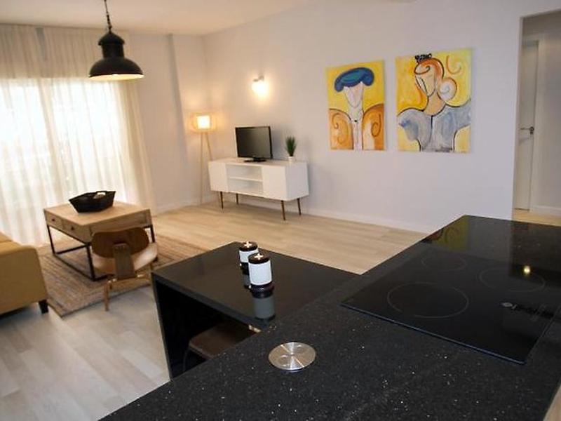 F8E38F4BA2EC441B0AD6C22435272DAC