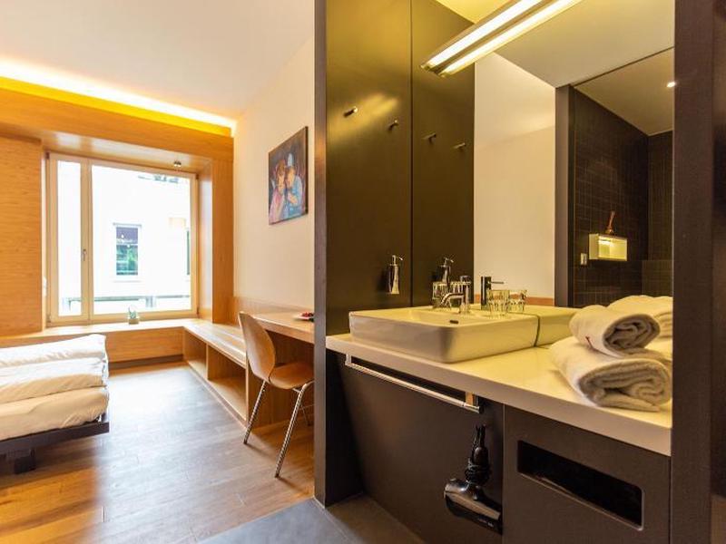 FFEDA42382221976ADC180D0CE20451B