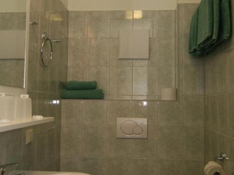 8F541144E984E7FE455BDD1CEB81489B