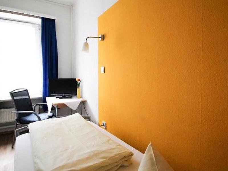 3F35F459AF223F1BC45234A832F8692E