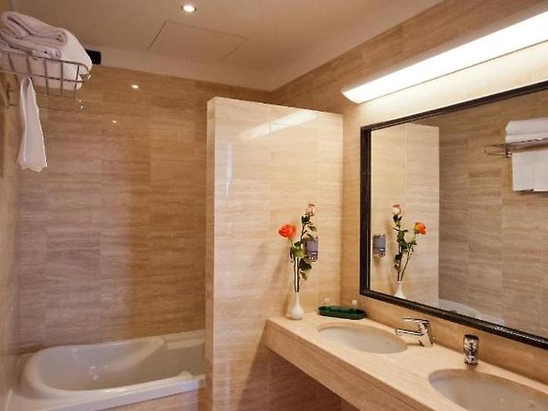 E7CB0D1349FB3A7015650C9D95804713