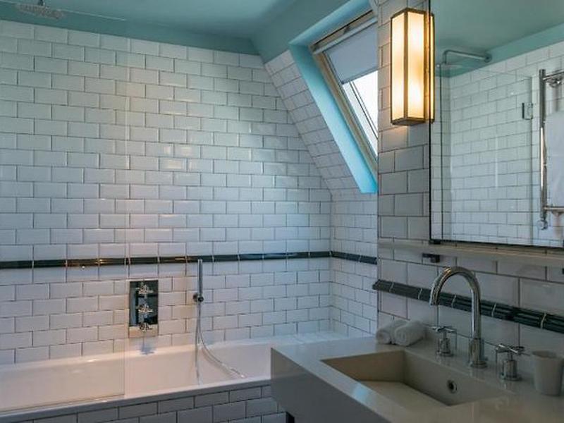 A8D60A871A4F09A6D706C2D7D1D85DEF