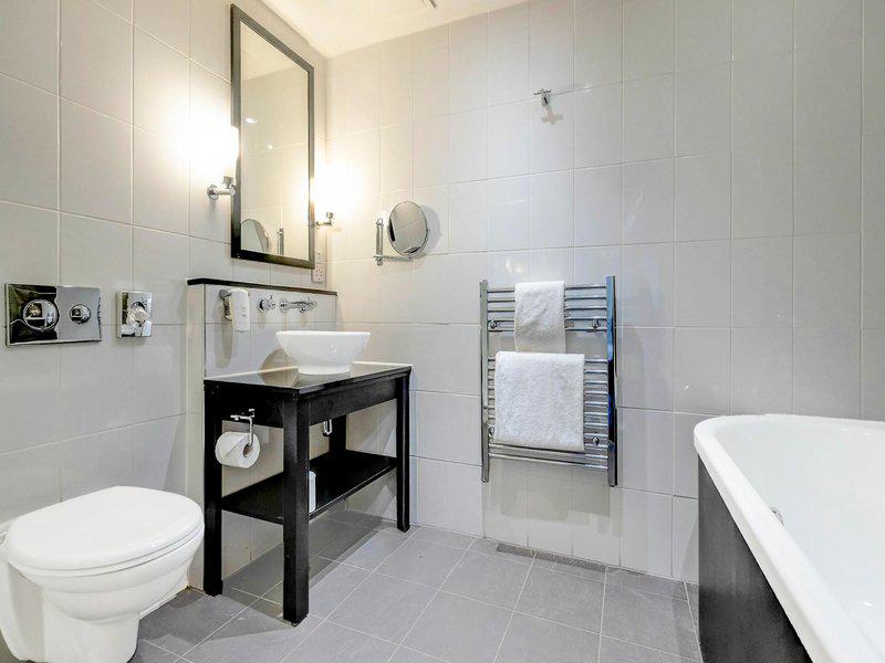 79D8FA7B47E3AA786C61B1374364FA25