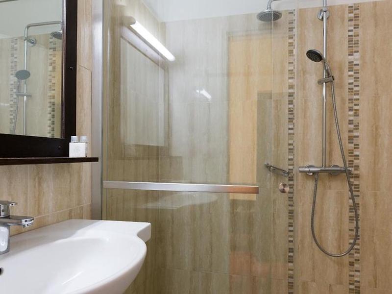 E6CCE93533C2C8B196C59DBC3ADC4FB1