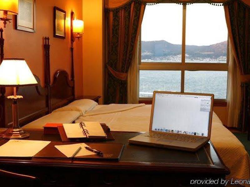 2A596B8F0358F8A7F1BF0CD4AA1E0169