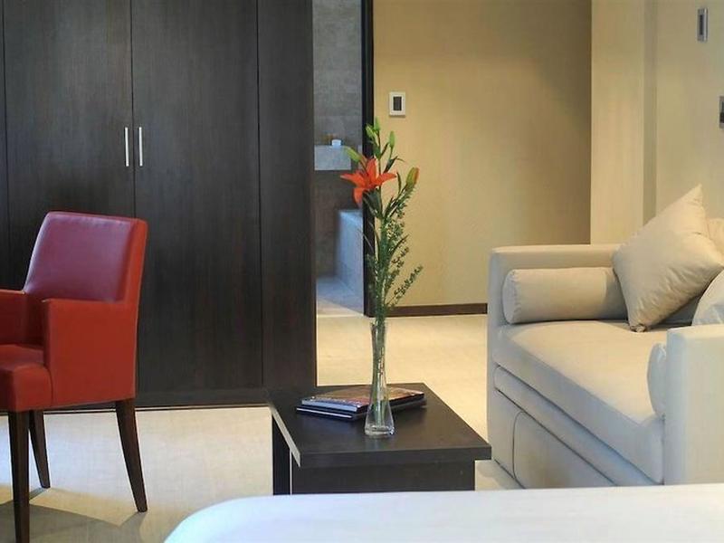 C00C8700F3795D572885539611F7EBA3