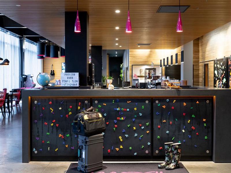 9988E7F09B164534AF0C70C9B5223E95