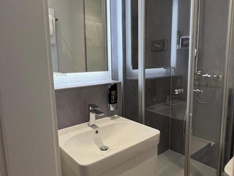 DCF0ADA5706D56B7698ED66FEDCE3556