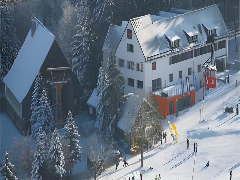 A0EB04D993699FA64F290C37BADE43C6