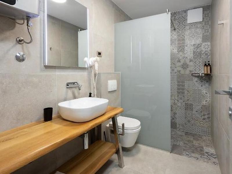 FF32FD08EE5046195DC24B6F2A802D7B