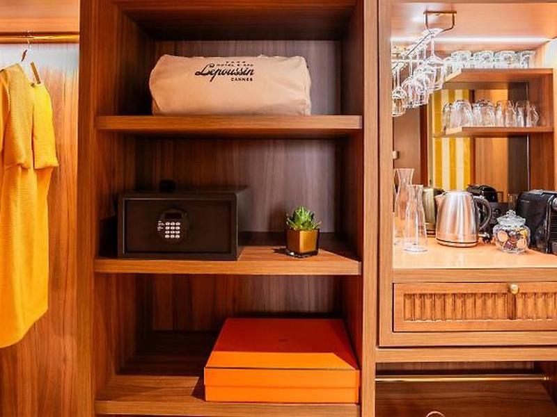 2D66F125B884B08F82A56F4643695628