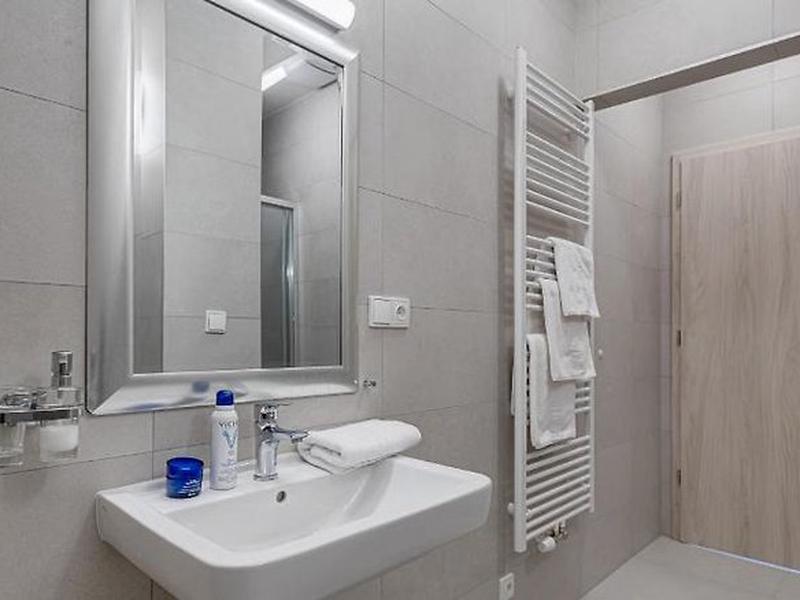 9640FC0B7902AB85FE8C7E187D52B2D6