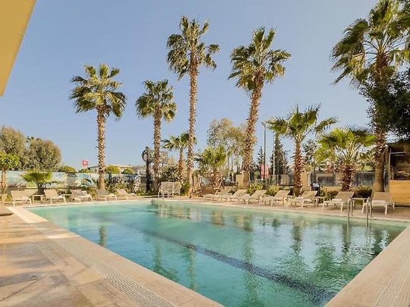 Leaf Port Boutique Hotel
