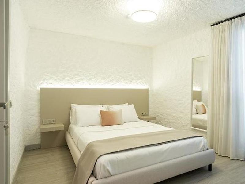 6EC805396862AF1663E20832E298874E